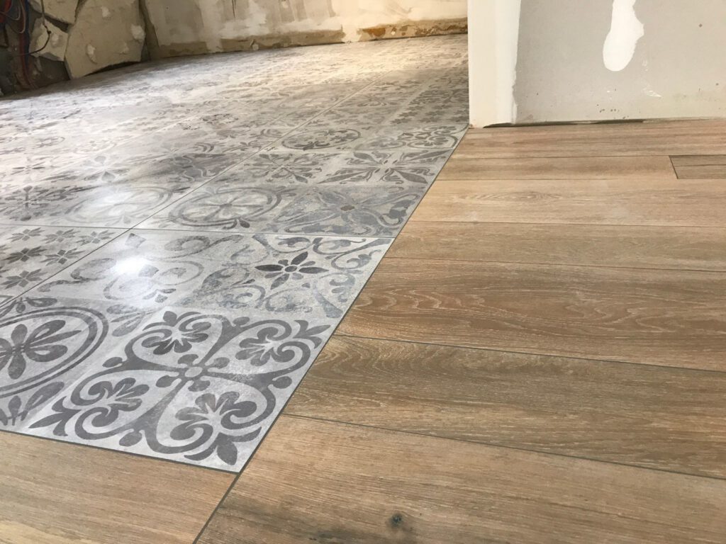 Pose de carrelage à Brest avec ou sans motifs
